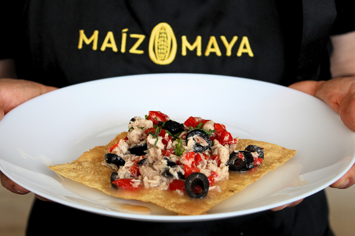 Tostadas Cuadradas de Atún Mediterráneo