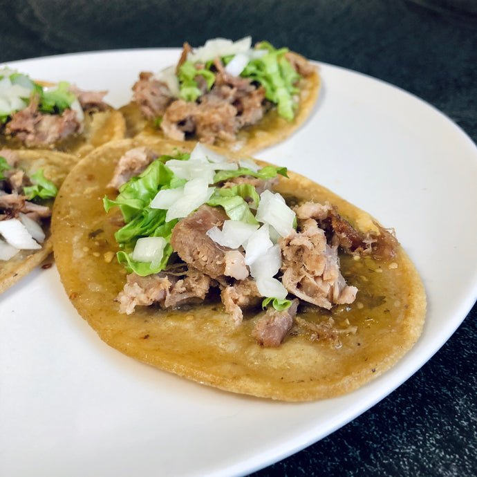 Receta de chalupitas con carnitas y salsa verde