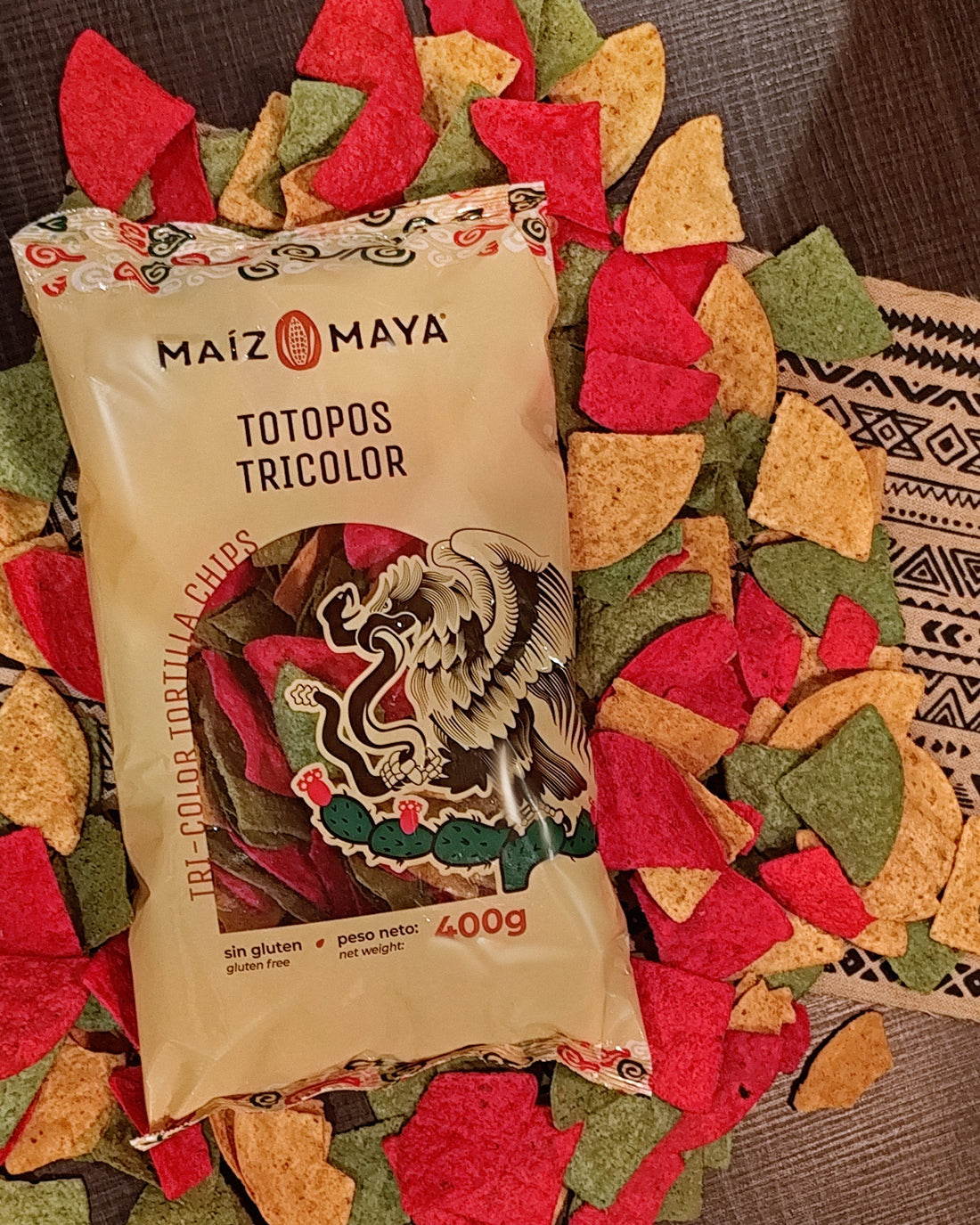 Totopos Tricolor Maíz Maya con los colores de la bandera mexicana.