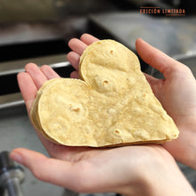 Cargar imagen en el visor de la galería, Tortillas Corazón Clásicas  Maíz Maya 12 cm (250gr) - Maíz Maya - Tortillas Maya