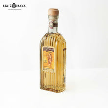 Cargar imagen en el visor de la galería, Tequila Gran Centenario Reposado 700ml